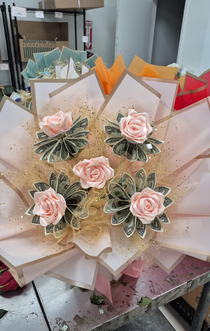 Blush pink five-flower money bouquet with gold accents