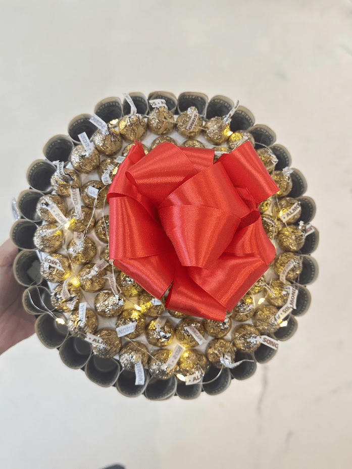 Golden Birthday Cash & Chocolate Cake – $30 Included - 98 FLOWERS