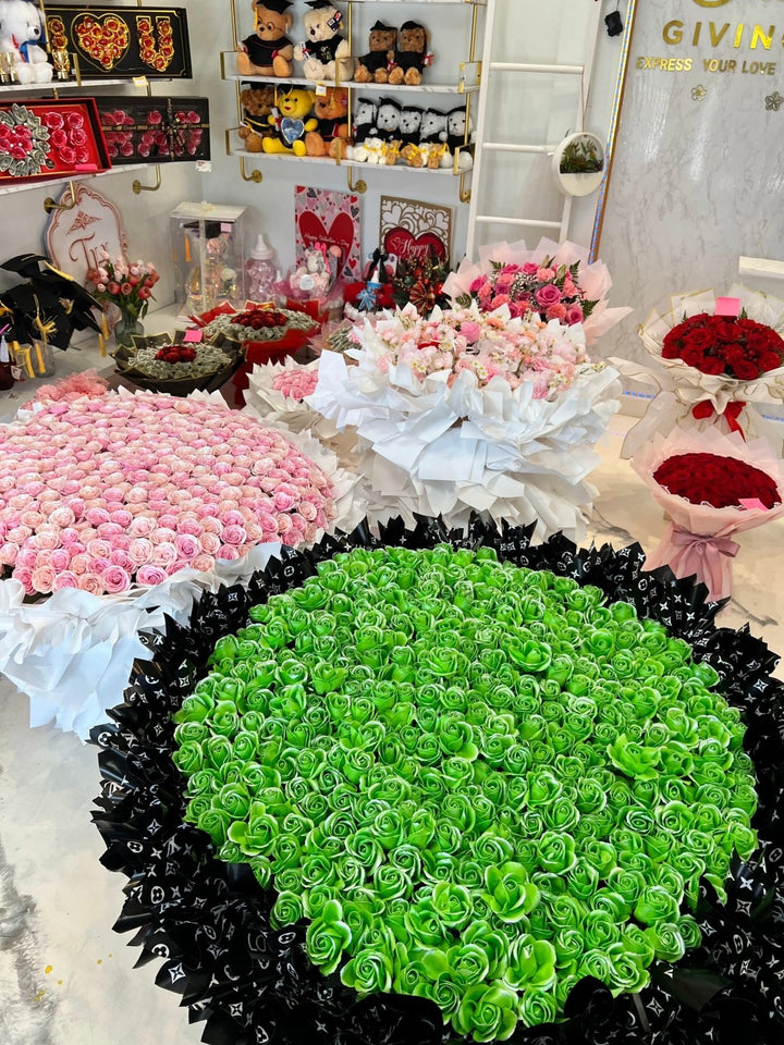 Lime Green Giant Rose Bouquet