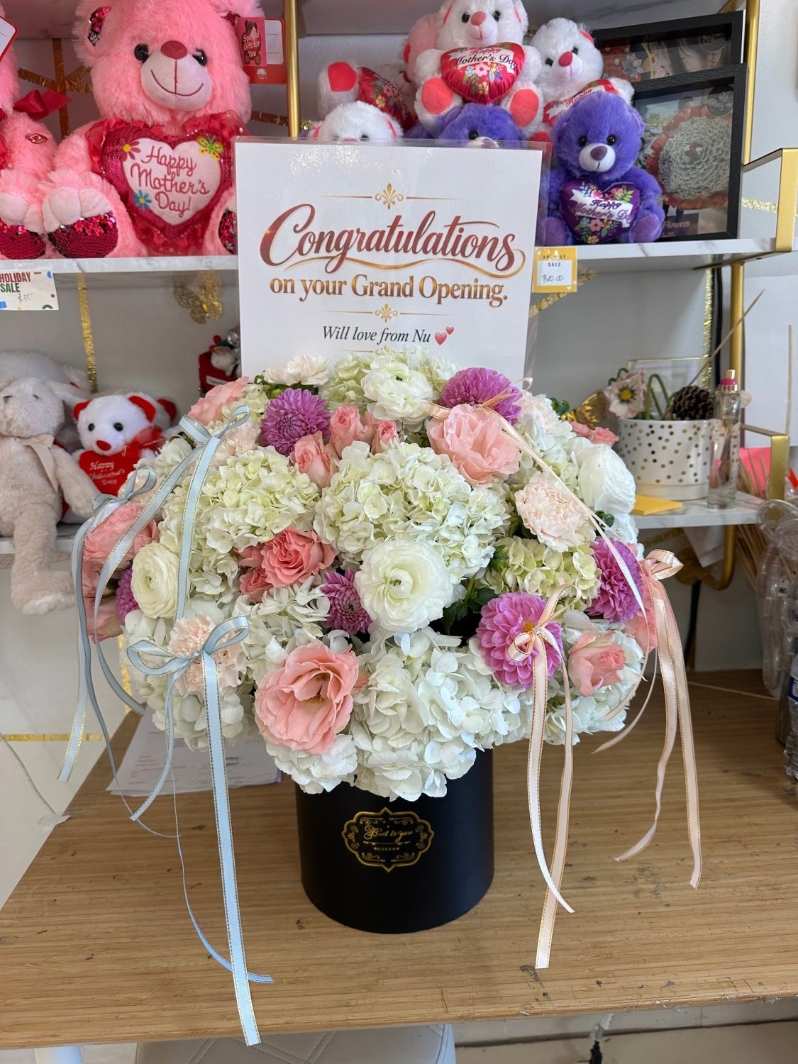 Pastel Rose Hydrangea & Gerbera Celebration Flower Box - 98 FLOWERS