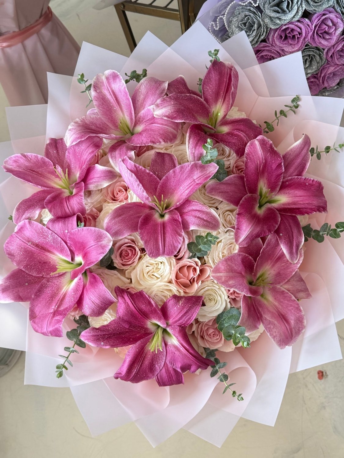 Stargazer Lily & Ivory Rose Bouquet - 98 FLOWERS