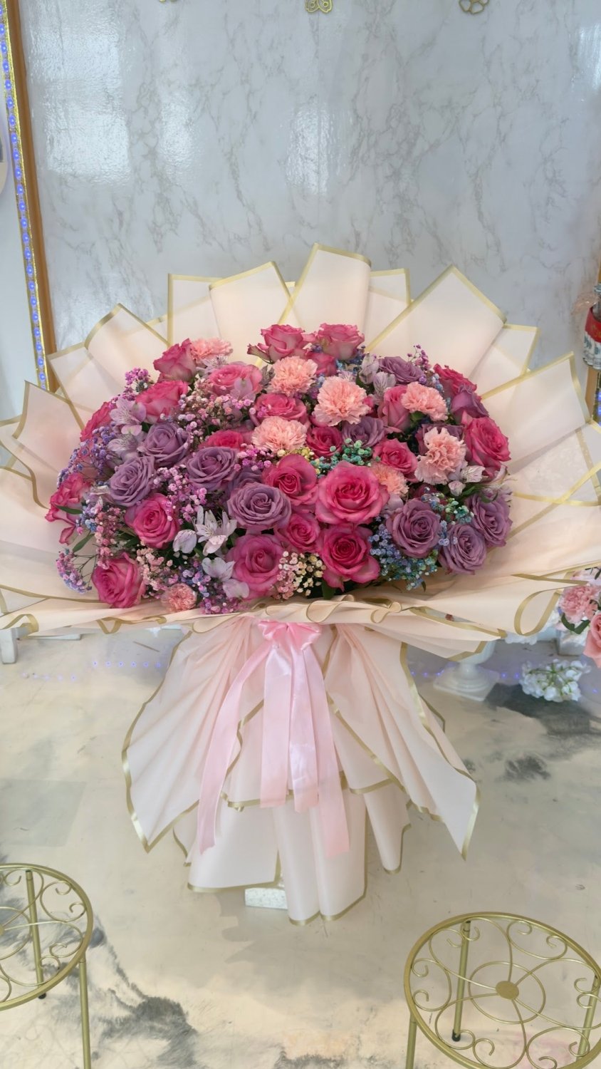 Vintage Blush Lavender & Mauve Rose Bouquet - 98 FLOWERS