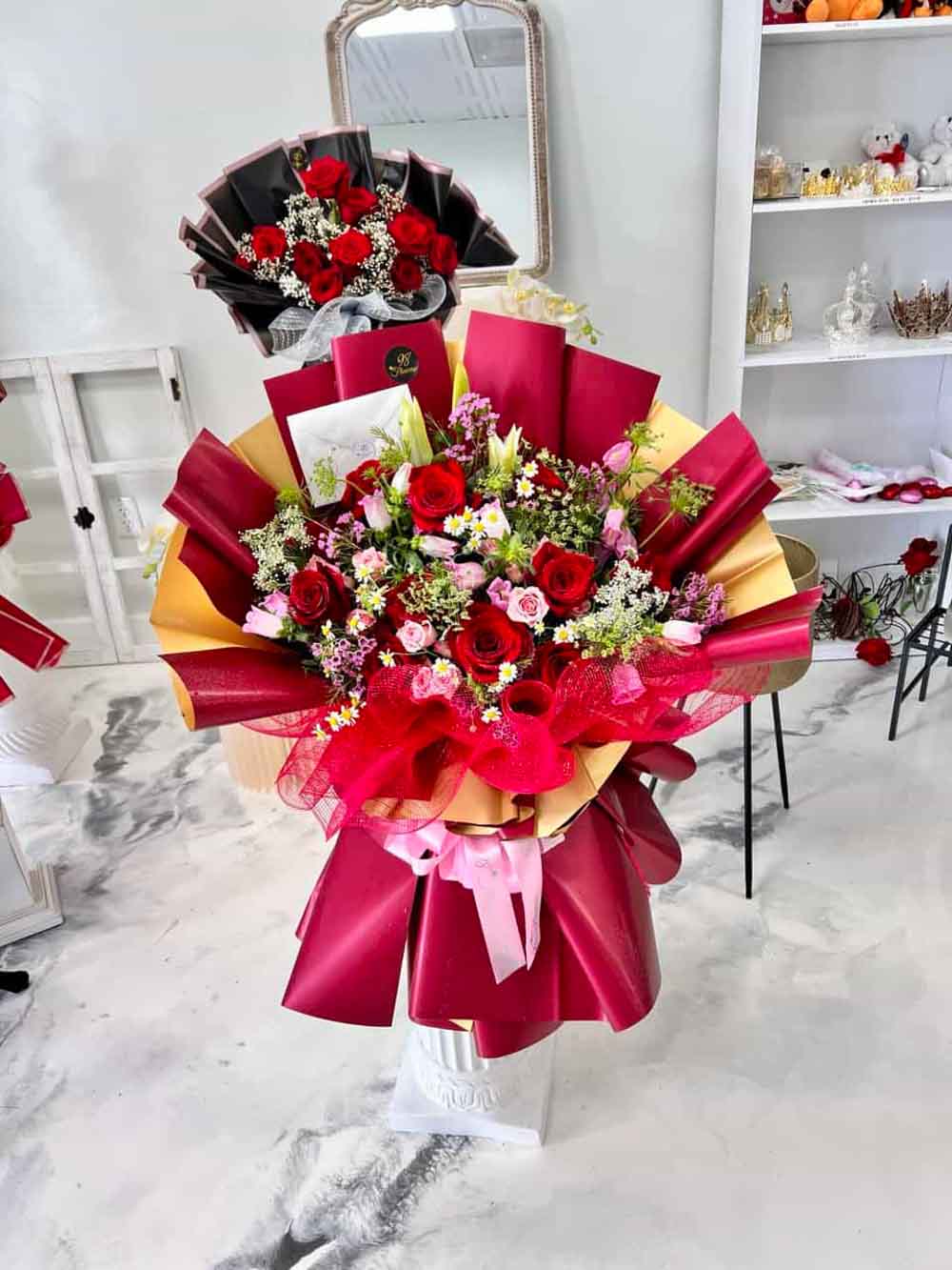 Romance | 98 Flowers | Houston Flower Shop | Flower Delivery