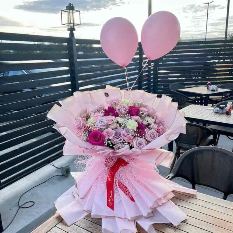 HuLa Vie En Rose is special product for anniversary flowers Houston