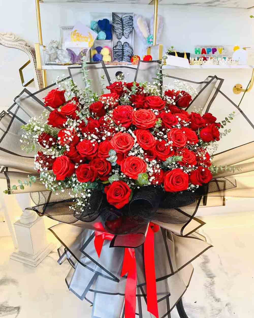 Lasting Love is a special anniversary flowers gift