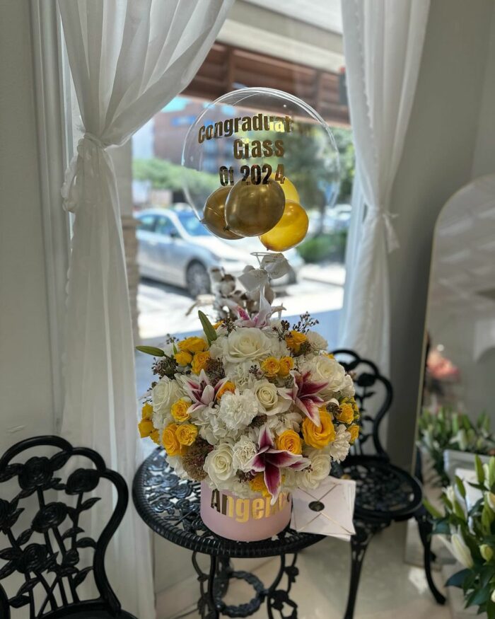 Graduation Bloom Box with Balloon  