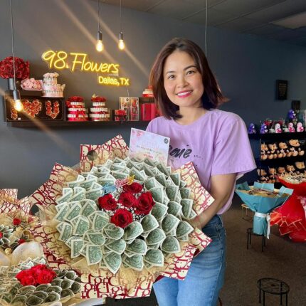 Opulent Red Rose Money BouquetOpulent Red Rose Money Bouquet  