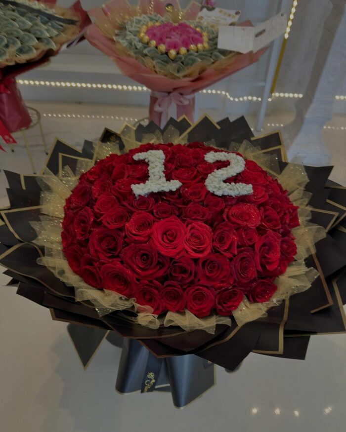 Golden Aura Numbered Rose Display red roses, rounded bouquet 