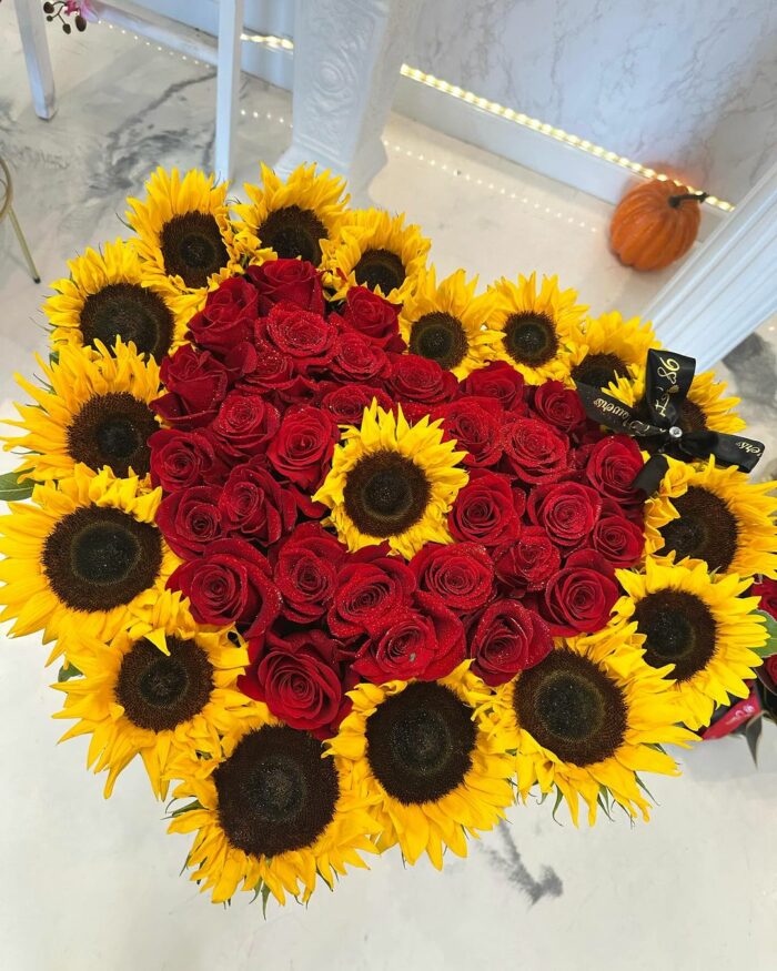 Sunlit Love Bouquet red, red roses 