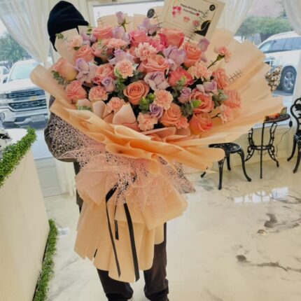 Peach Blossom Grandeur BouquetPeach Blossom Grandeur Bouquet  
