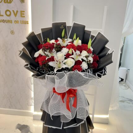 Regal Noir Grand BouquetAmethyst Love Grand Bouquet  