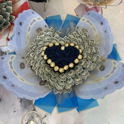 Royal Heart – Midnight Blue Money BouquetRoyal Heart – Midnight Blue Money Bouquet  
