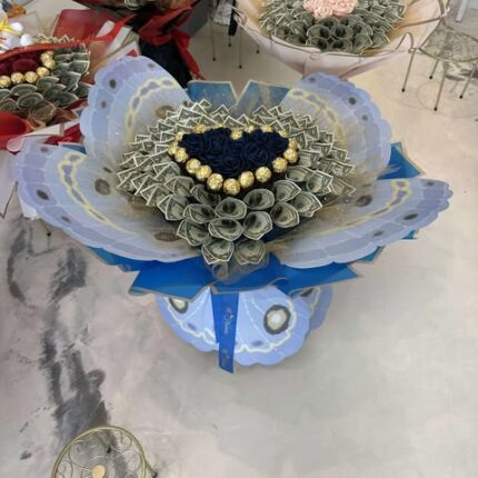 Royal Heart – Midnight Blue Money Bouquet  