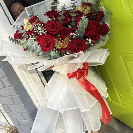 Scarlet Whisper Bouquet   Scarlet Whisper Bouquet