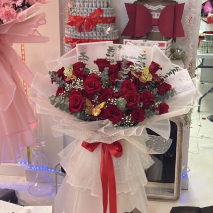 Scarlet Whisper Bouquet   Scarlet Whisper Bouquet