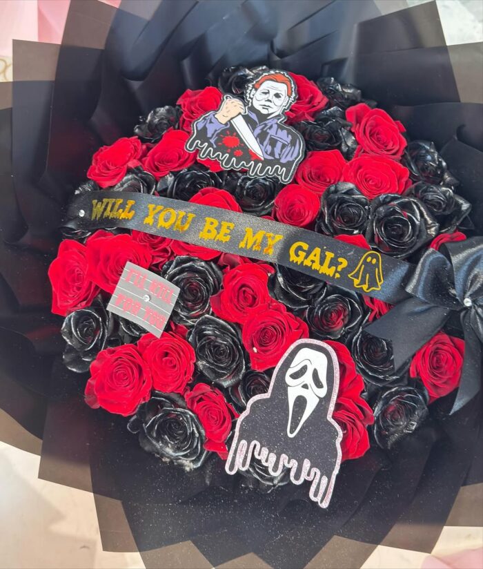 Something wickedly beautiful this way blooms 🌙✨Celebrate Halloween with luxury arrangements tha (1)
