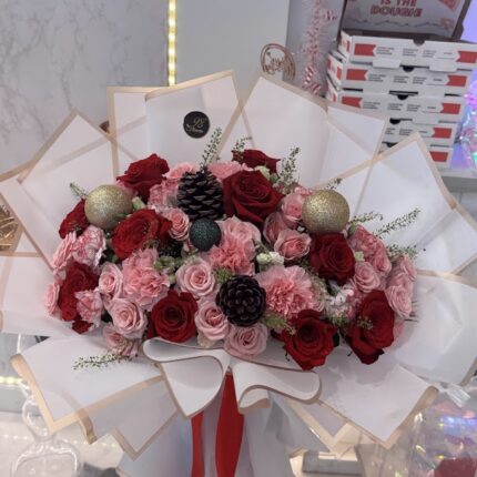 Grand Christmas BouquetClassic Christmas Bouquet – Holiday Spirit Edition  