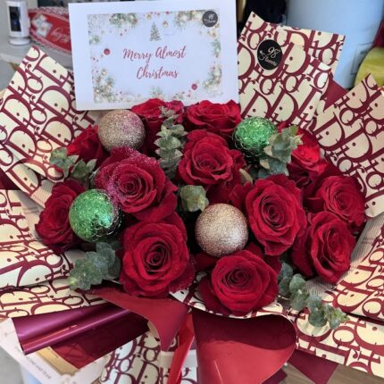 Merry Red Luxe BouquetMerry Red Luxe Bouquet  