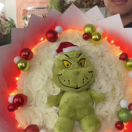 The Grinch Christmas BouquetClassic Christmas Bouquet – Holiday Spirit Edition  