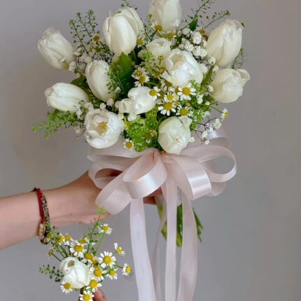Blush Garden White Tulip Wedding BouquetClassic Ivory Tulip Wedding Bouquet  